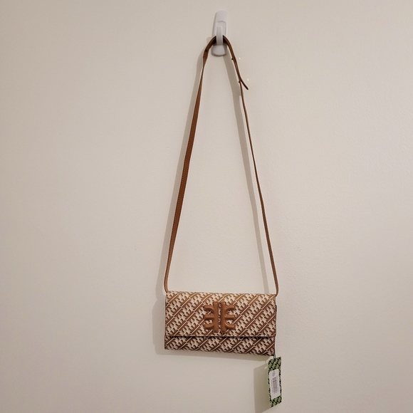 JW PEI Flap Wallet - Picture 4 of 14